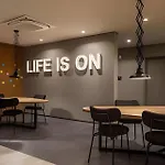 Studio Moderno / On Paulista
